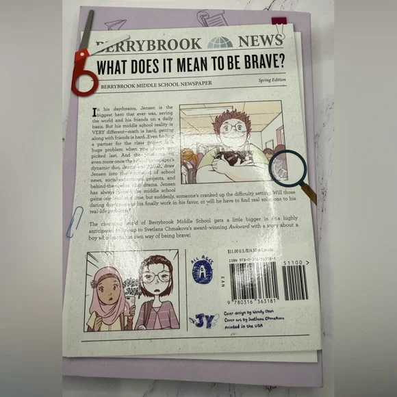 3 Svetlana Chmakova Books - Awkward, Crush and brave - Picture 6 of 6